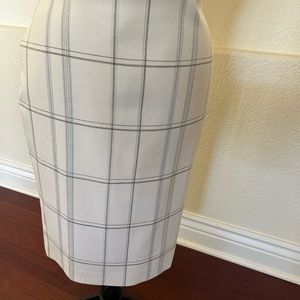 Pencil skirt. White House black market, size 8 ivory.